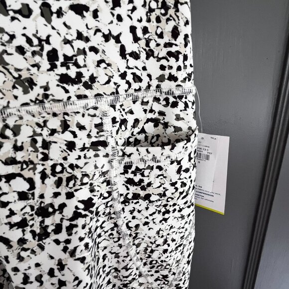 NEW Old Navy Active Powersoft Bermuda Shorts Women's Size Small 8" GoDry Pockets - Picture 5 of 10